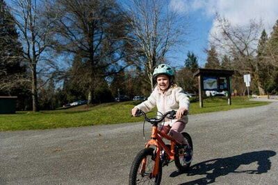 LAZER PNut KinetiCore Helmet, Rainbow, Uni-Kids click to zoom image