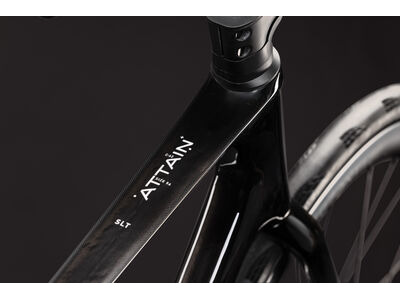 CUBE Attain C:62 Slt Carbon/white click to zoom image