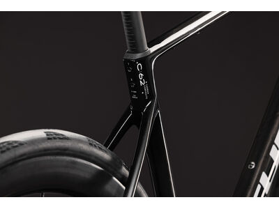 CUBE Attain C:62 Slt Carbon/white click to zoom image