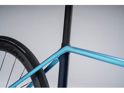 COLNAGO C72 Disc 2026 Carbon Road Race Bike with Dura Ace Di2, ENVE 4.5 SES click to zoom image