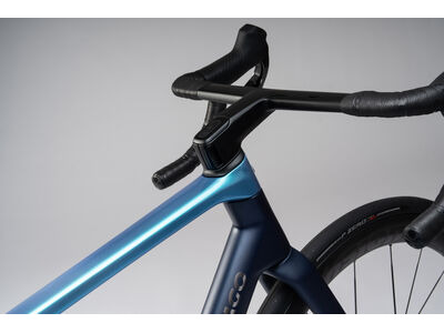 COLNAGO C72 Disc 2026 Carbon Road Race Bike with Dura Ace Di2, ENVE 4.5 SES click to zoom image
