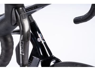 COLNAGO V5rs Disc 2025 Carbon Road Complete Bike Dura Ace Di2 Black Grey click to zoom image