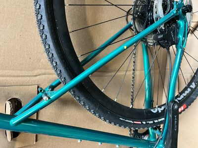 GENESIS Croix De Fer 40 Large Large Green  click to zoom image